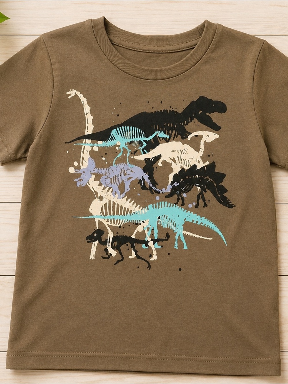 Epic Threads Nwt green dinosaur tshirt size 5